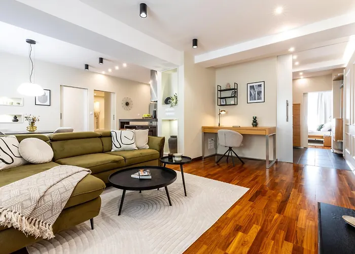 Park Angelinum-klimatizacia, Vyrobnik Ladu