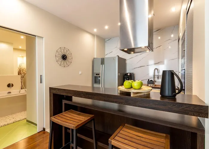 Park Angelinum-klimatizacia, Vyrobnik Ladu Daire