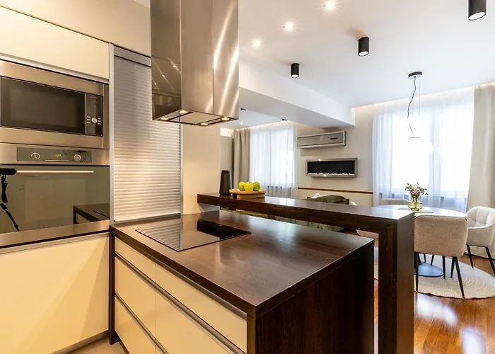 Park Angelinum-klimatizacia, Vyrobnik Ladu