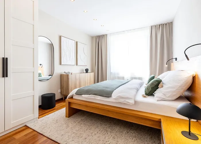 Park Angelinum-klimatizacia, Vyrobnik Ladu